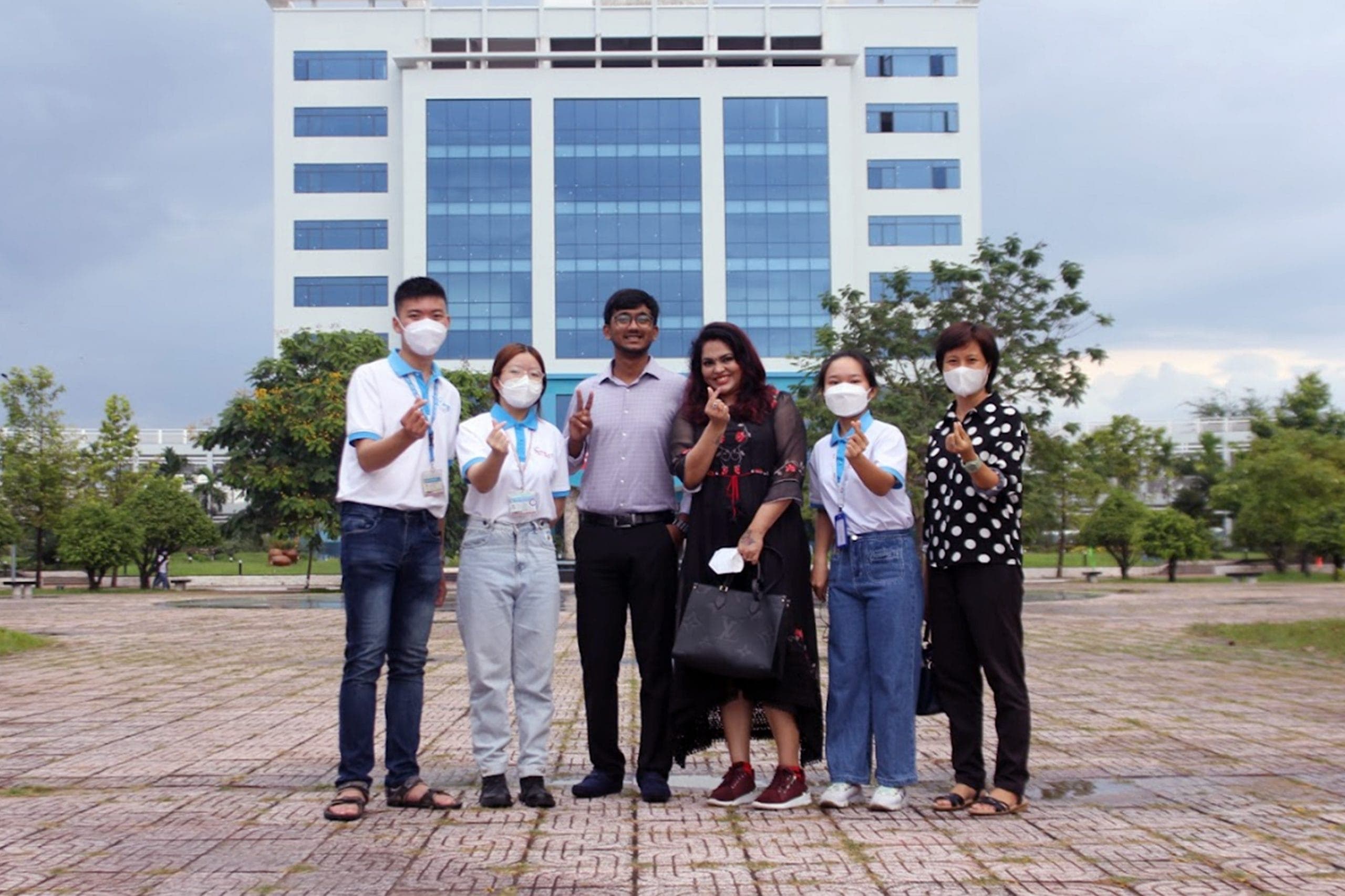 Aieraa Overseas Studies gave wings to a few students to fly to Vietnam
