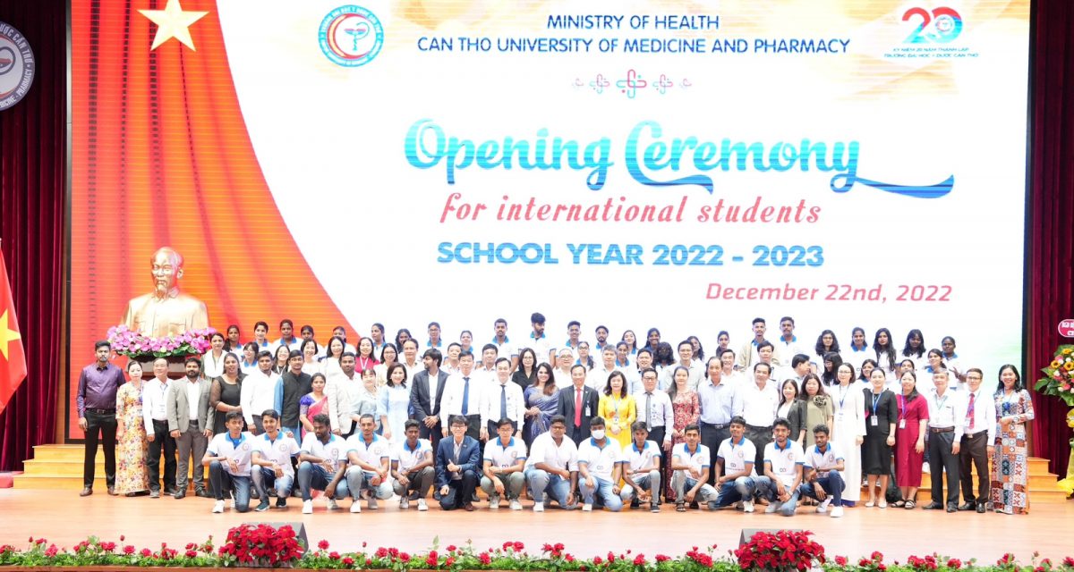 Our Students Were Received At Can Tho University Of Medicine And Pharmacy In A Grand Way